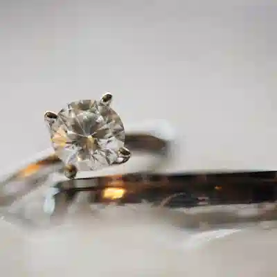 Кольцо золотое с бриллиантом 0.15 ct помолвочное