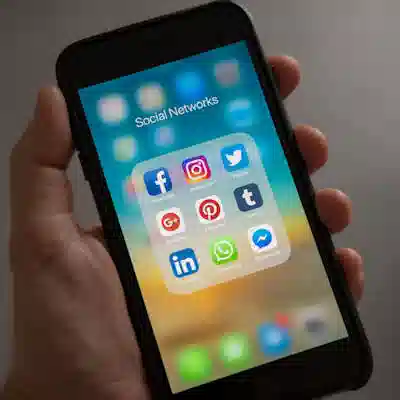 Apple iPhone 15 128 ГБ голубой